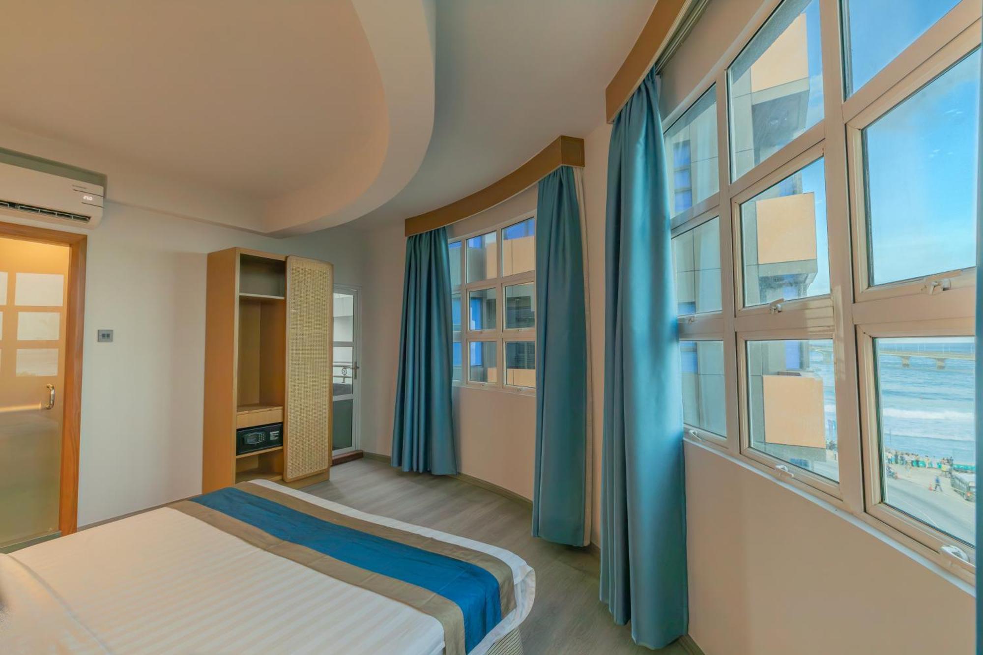 Umet Seaview Hotel With Free Airport Pick Up And Drop T&C Apply Malé Eksteriør billede