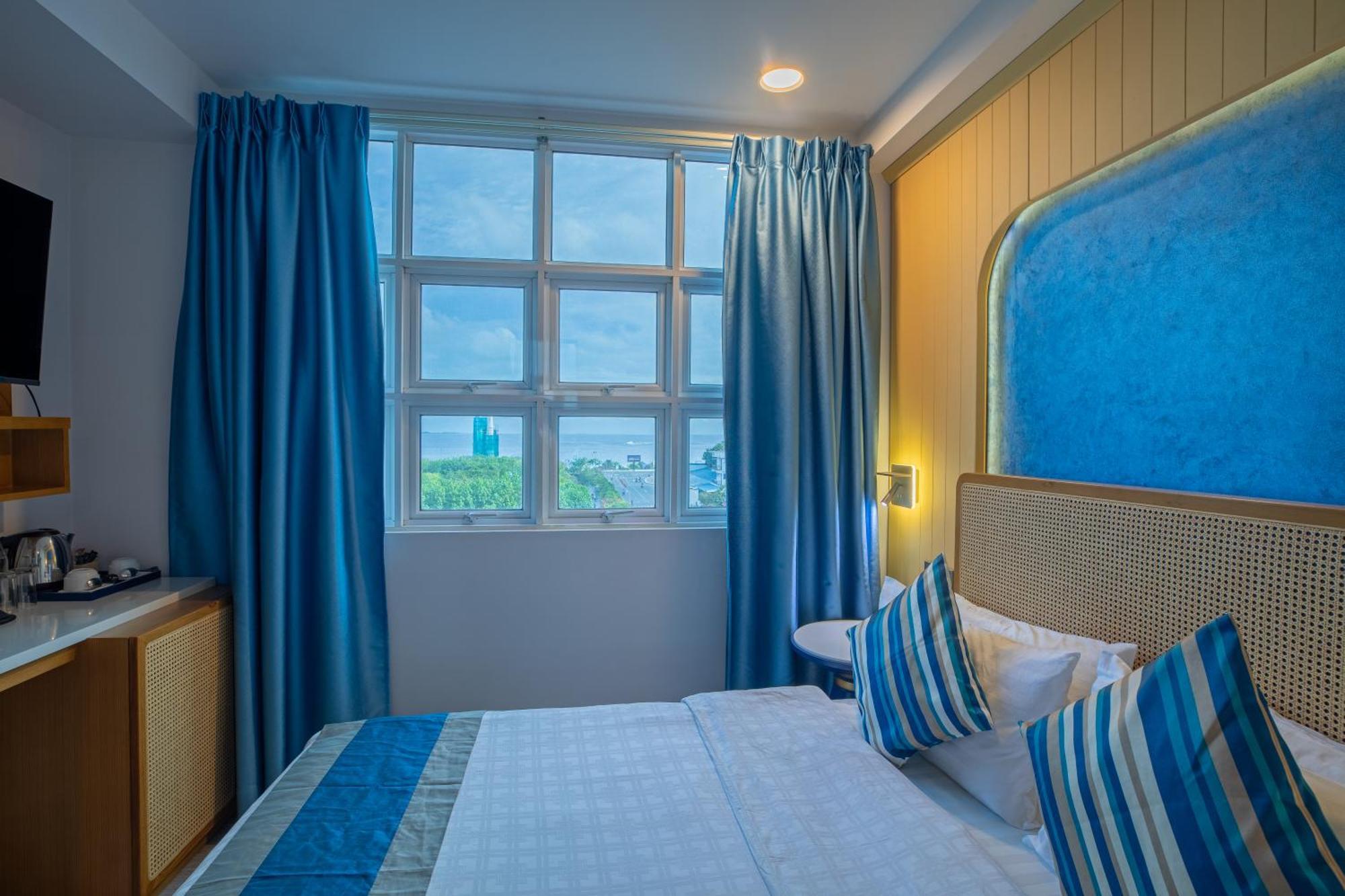 Umet Seaview Hotel With Free Airport Pick Up And Drop T&C Apply Malé Eksteriør billede