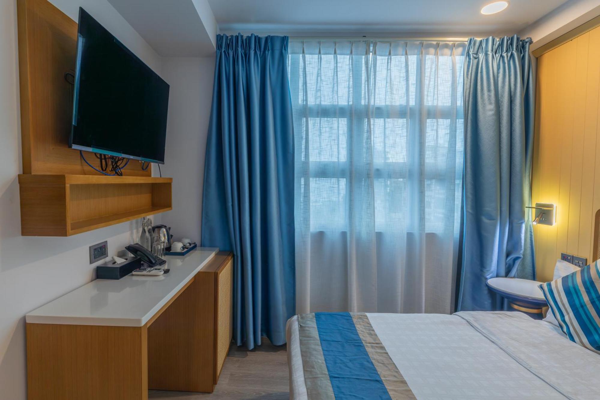 Umet Seaview Hotel With Free Airport Pick Up And Drop T&C Apply Malé Eksteriør billede