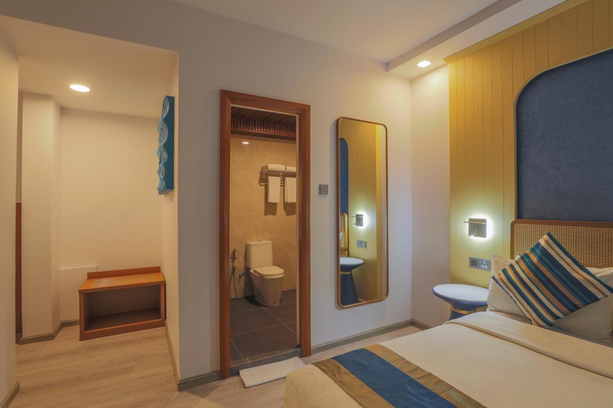 Umet Seaview Hotel With Free Airport Pick Up And Drop T&C Apply Malé Eksteriør billede