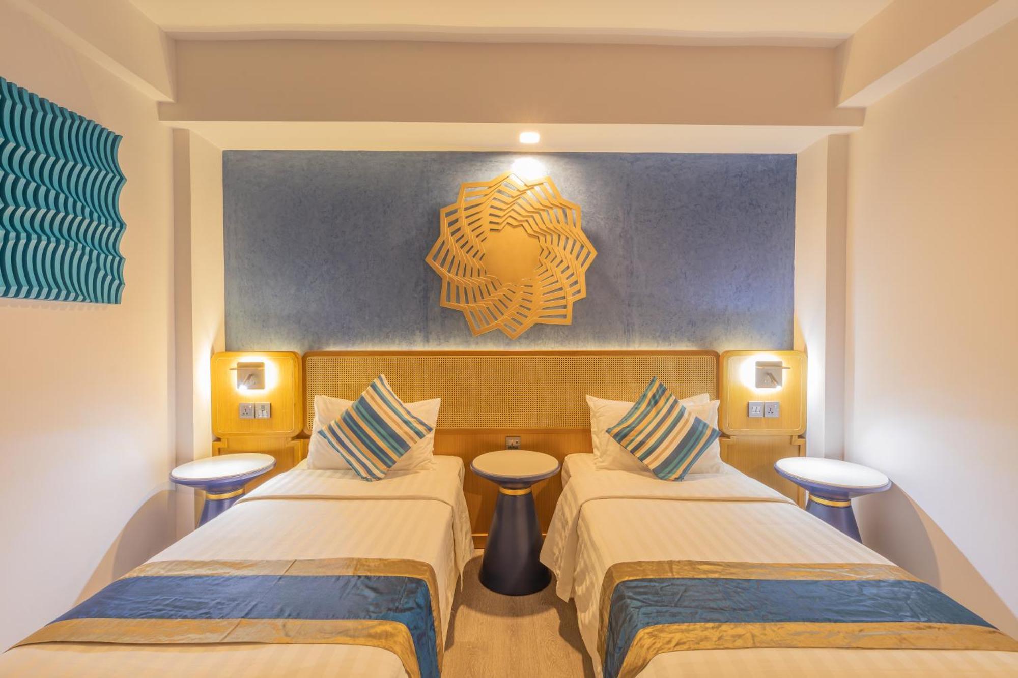 Umet Seaview Hotel With Free Airport Pick Up And Drop T&C Apply Malé Eksteriør billede