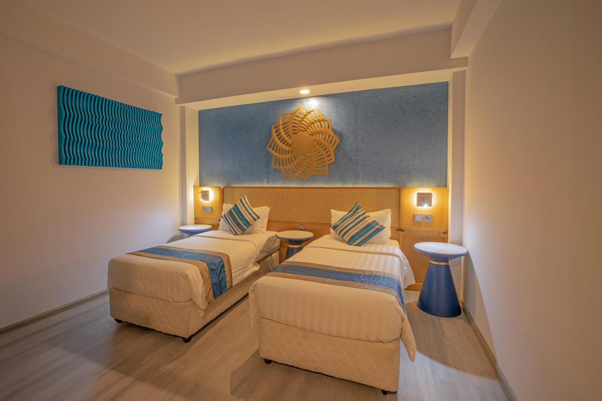 Umet Seaview Hotel With Free Airport Pick Up And Drop T&C Apply Malé Eksteriør billede