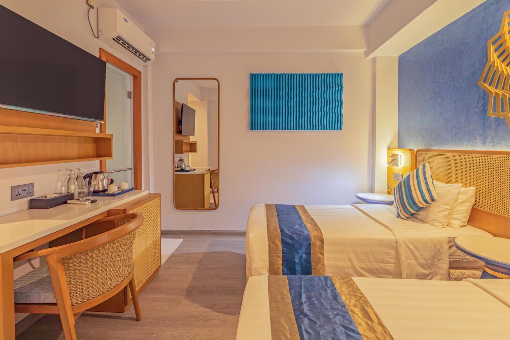 Umet Seaview Hotel With Free Airport Pick Up And Drop T&C Apply Malé Eksteriør billede