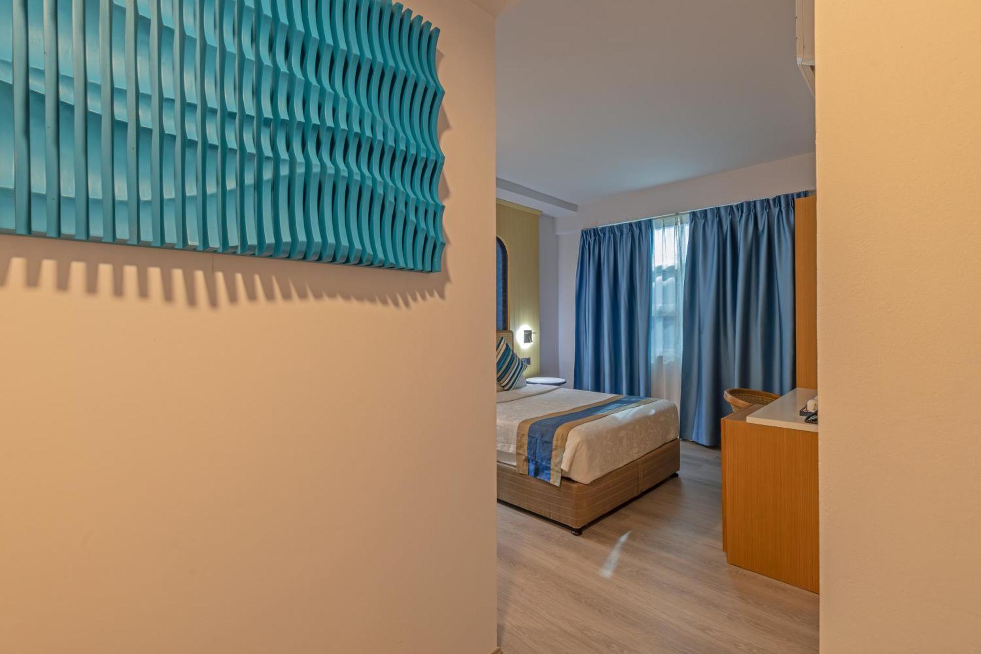 Umet Seaview Hotel With Free Airport Pick Up And Drop T&C Apply Malé Eksteriør billede