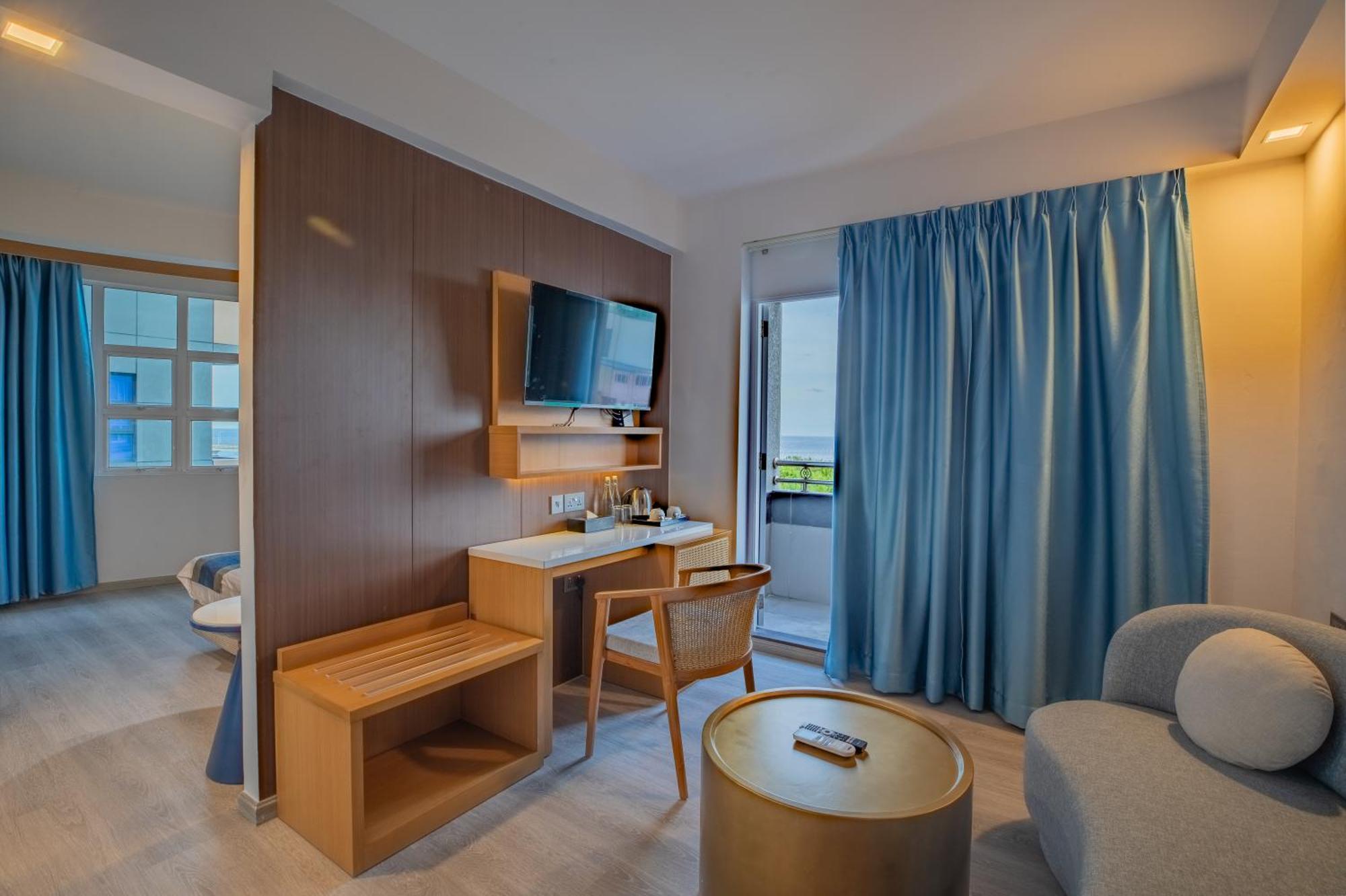 Umet Seaview Hotel With Free Airport Pick Up And Drop T&C Apply Malé Eksteriør billede