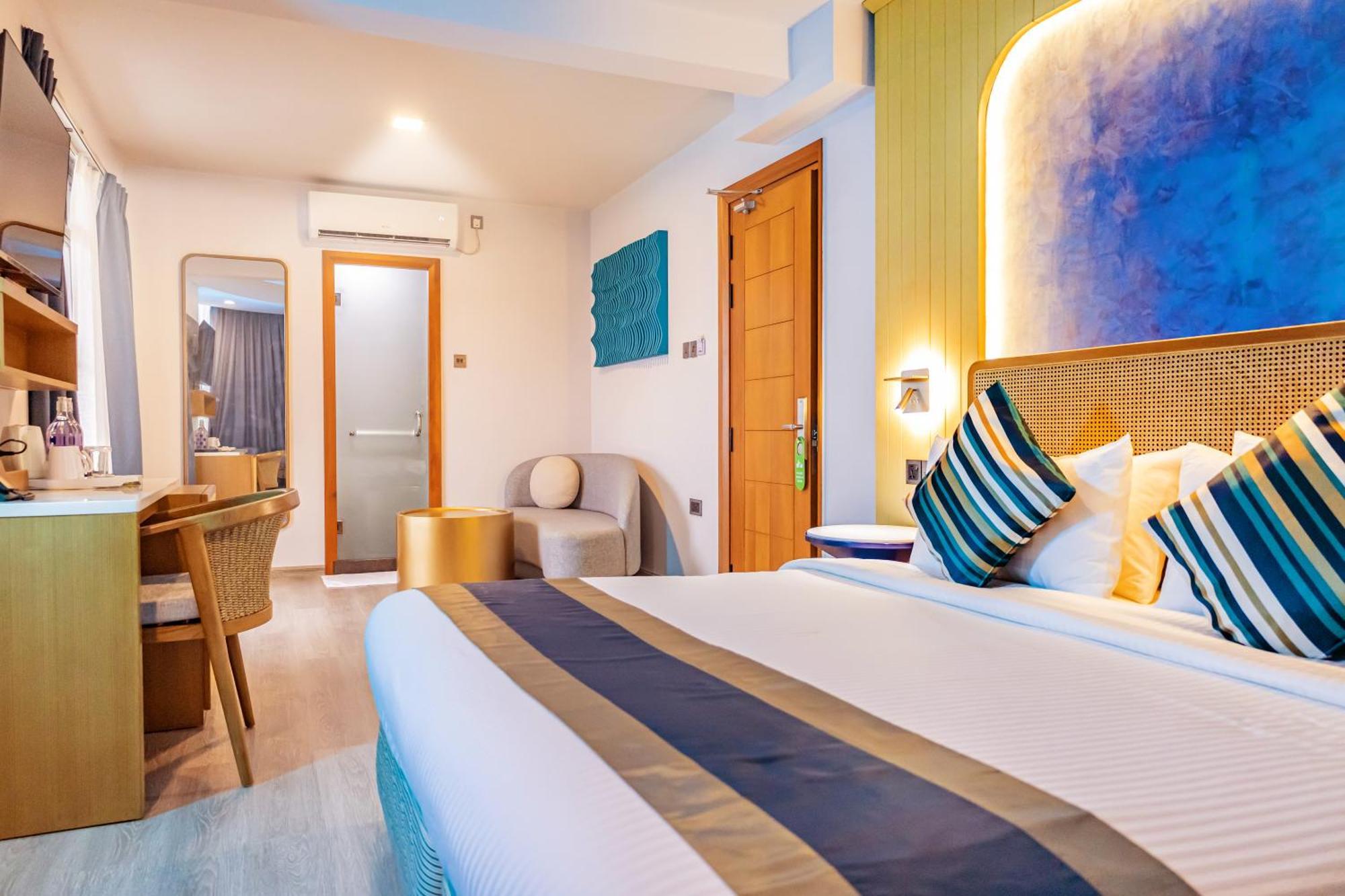Umet Seaview Hotel With Free Airport Pick Up And Drop T&C Apply Malé Eksteriør billede