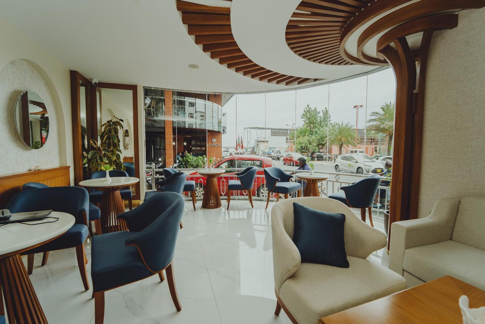 Umet Seaview Hotel With Free Airport Pick Up And Drop T&C Apply Malé Eksteriør billede